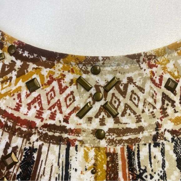 Alfred Dunner Petite Large short sleeve-shirt with design on front - Picture 4 of 8